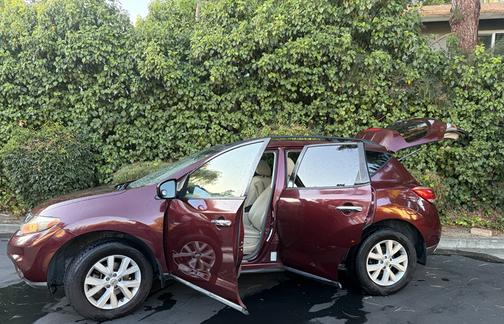 Red 2011 Nissan Murano SL