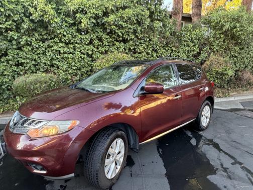 Red 2011 Nissan Murano SL