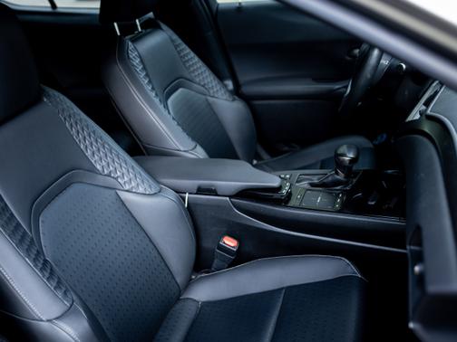 2022 Lexus UX 250h Base