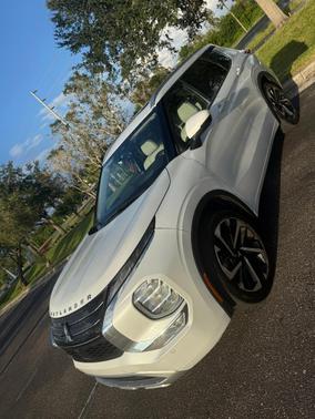White 2024 Mitsubishi Outlander SEL Black Edition