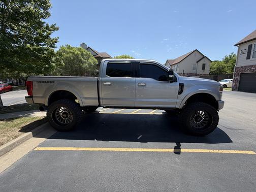 Silver 2022 Ford F-250 Platinum