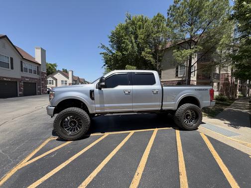 Silver 2022 Ford F-250 Platinum