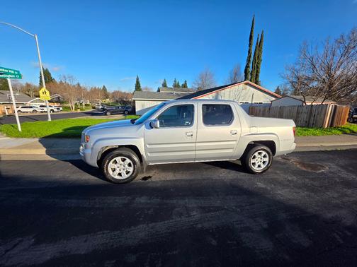 Gray 2006 Honda Ridgeline RTL