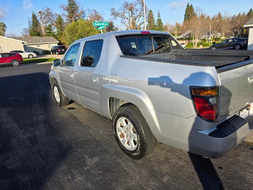 Gray 2006 Honda Ridgeline RTL