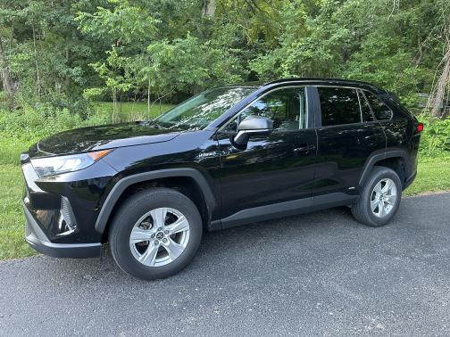 2020 Toyota RAV4 Hybrid LE