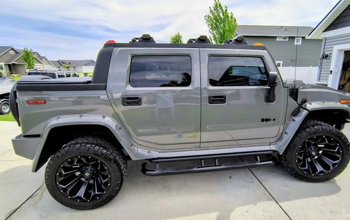 Gray 2008 Hummer H2 SUT