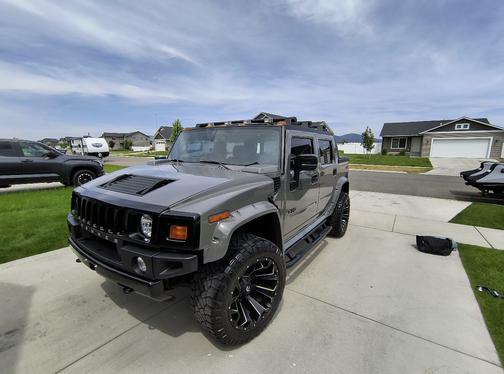 Gray 2008 Hummer H2 SUT