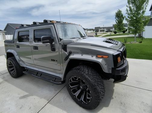 Gray 2008 Hummer H2 SUT