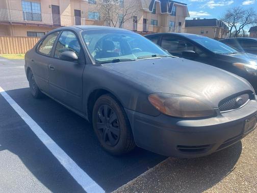 2006 Ford Taurus SE
