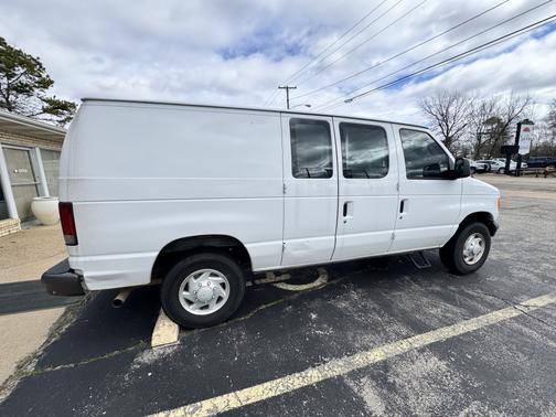 White 2007 Ford E250 Base