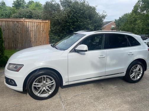 White 2013 Audi Q5 2.0T Premium Plus