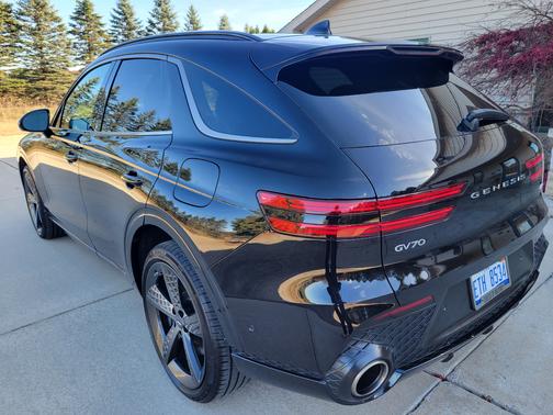 2024 Genesis GV70 2.5T