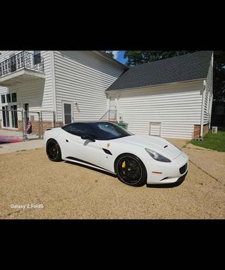 White 2010 Ferrari California Base