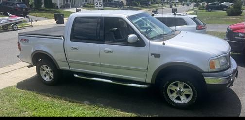 2002 Ford F-150 XLT SuperCrew