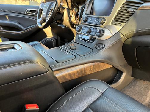 Gray 2020 GMC Yukon Denali