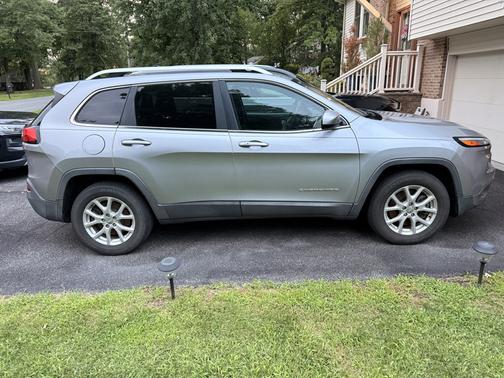 Gray 2014 Jeep Cherokee Latitude