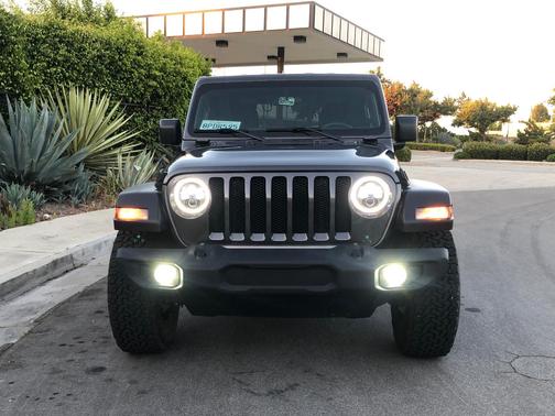 Gray 2019 Jeep Wrangler Sport