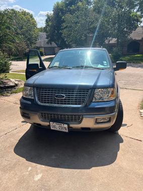 Blue 2003 Ford Expedition Eddie Bauer