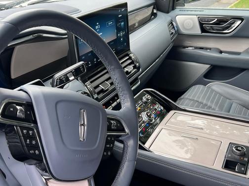 White 2023 Lincoln Navigator L Black Label