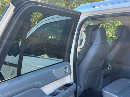 White 2023 Lincoln Navigator L Black Label