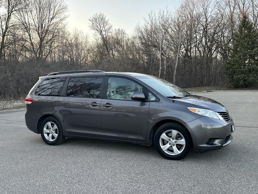 2013 Toyota Sienna LE