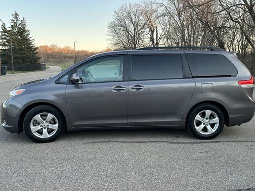 2013 Toyota Sienna LE