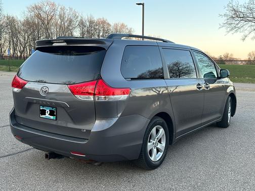 2013 Toyota Sienna LE