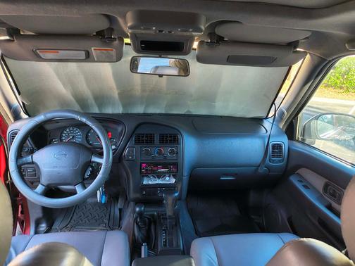 1996 Nissan Pathfinder SE-V6 4WD