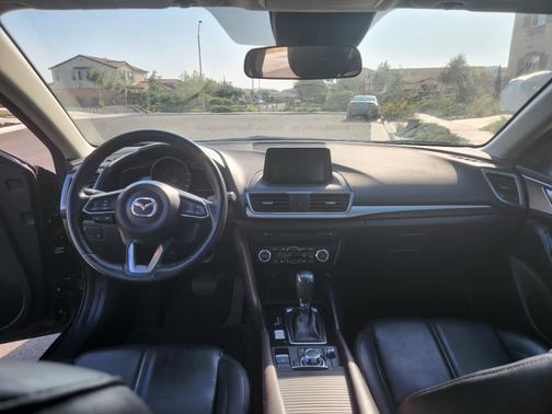2018 Mazda Mazda3 Touring