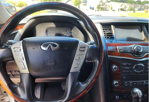 2015 INFINITI QX80 Base