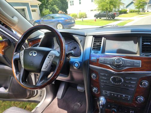 2015 INFINITI QX80 Base