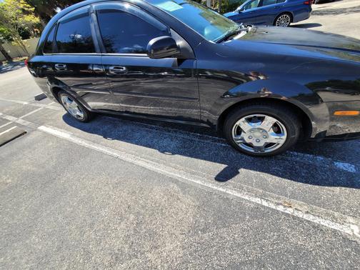2006 Suzuki Forenza Base