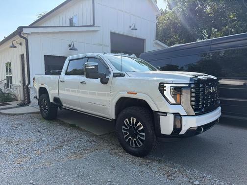 White 2024 GMC Sierra 2500 Denali Ultimate