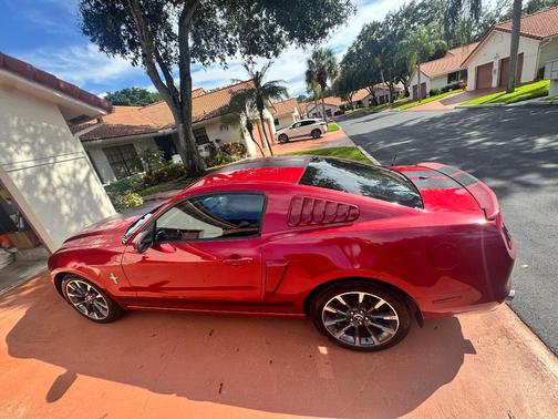 Red 2013 Ford Mustang V6 Premium