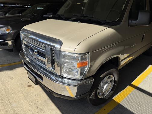 2012 Ford E350 Super Duty XLT