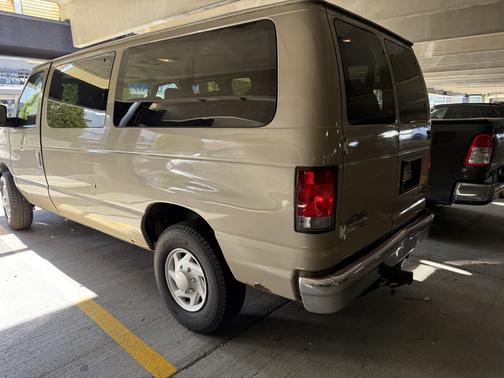 2012 Ford E350 Super Duty XLT