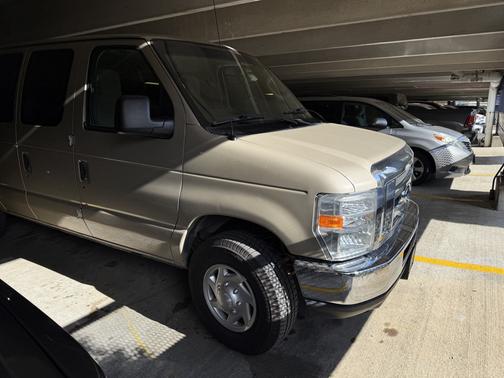 2012 Ford E350 Super Duty XLT
