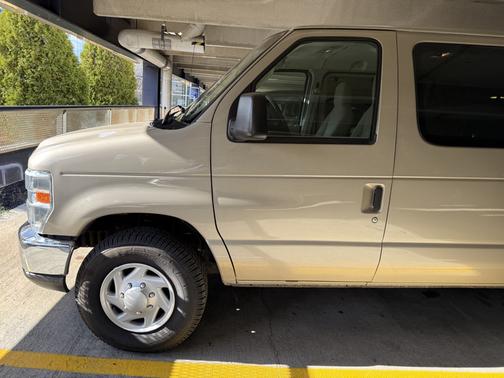 2012 Ford E350 Super Duty XLT