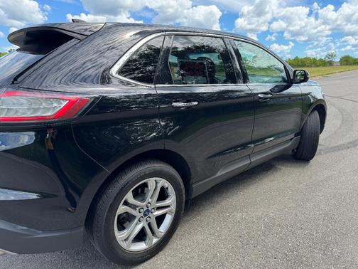 Black 2017 Ford Edge Titanium
