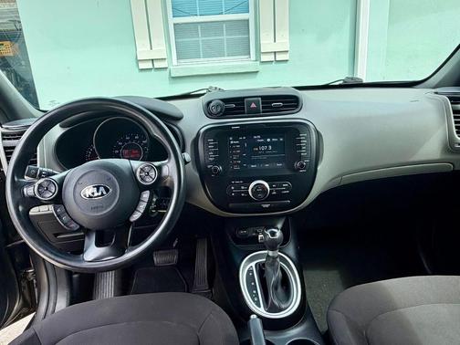 Silver 2018 Kia Soul Base