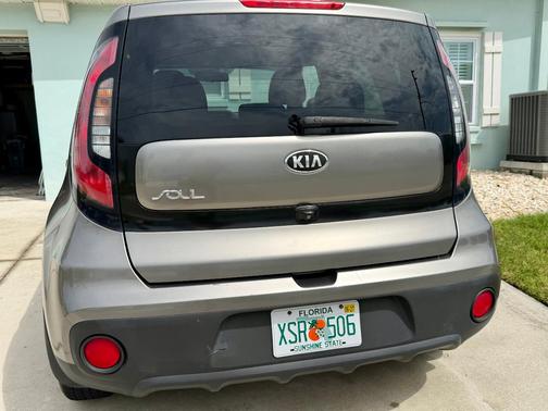 Silver 2018 Kia Soul Base