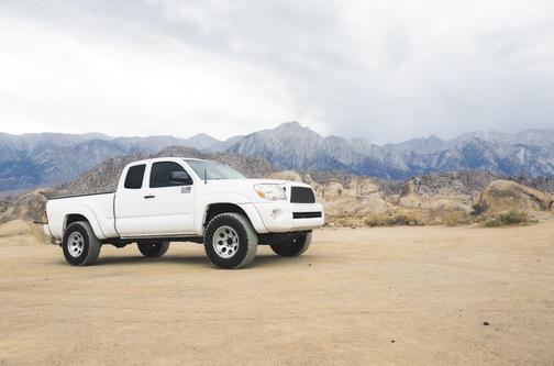 Photo 4 of 5 of 2005 Toyota Tacoma PreRunner Access Cab