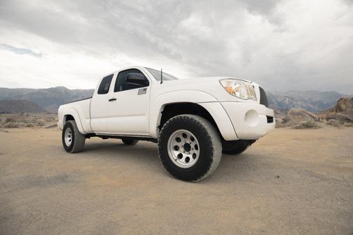 Photo 5 of 5 of 2005 Toyota Tacoma PreRunner Access Cab