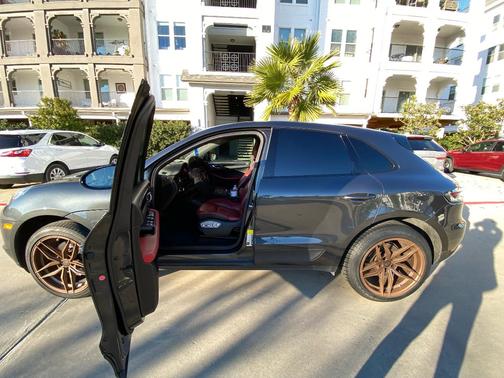 Gray 2020 Porsche Macan Macan