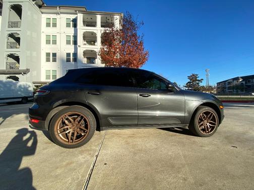 Gray 2020 Porsche Macan Macan