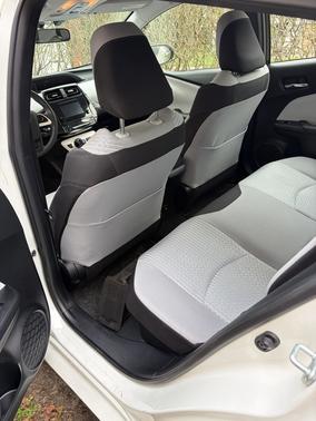 White 2016 Toyota Prius Four