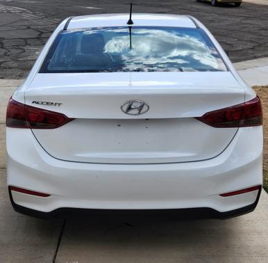 White 2019 Hyundai Accent SE