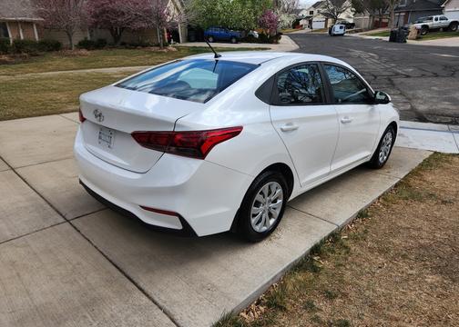 White 2019 Hyundai Accent SE