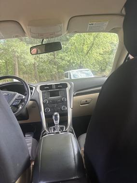 Red 2013 Ford Fusion SE