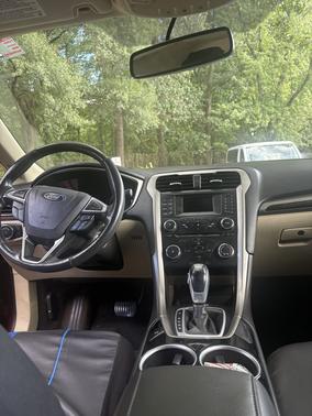 Red 2013 Ford Fusion SE